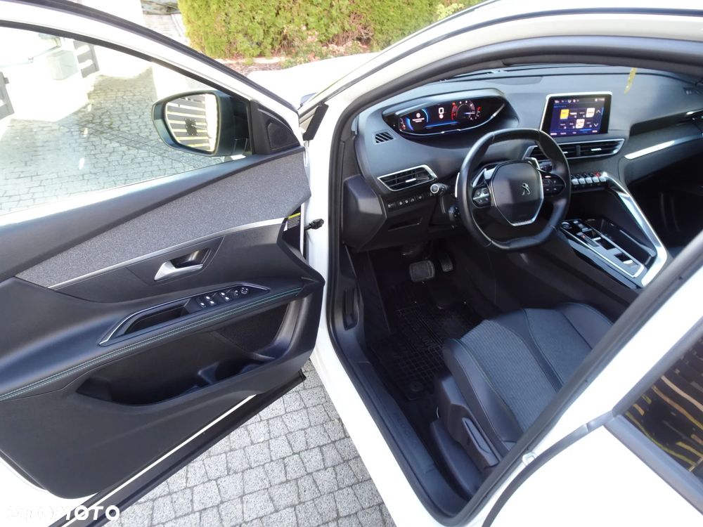 Peugeot 3008 1.5 BlueHDi Allure Pack S&S EAT8 - 20