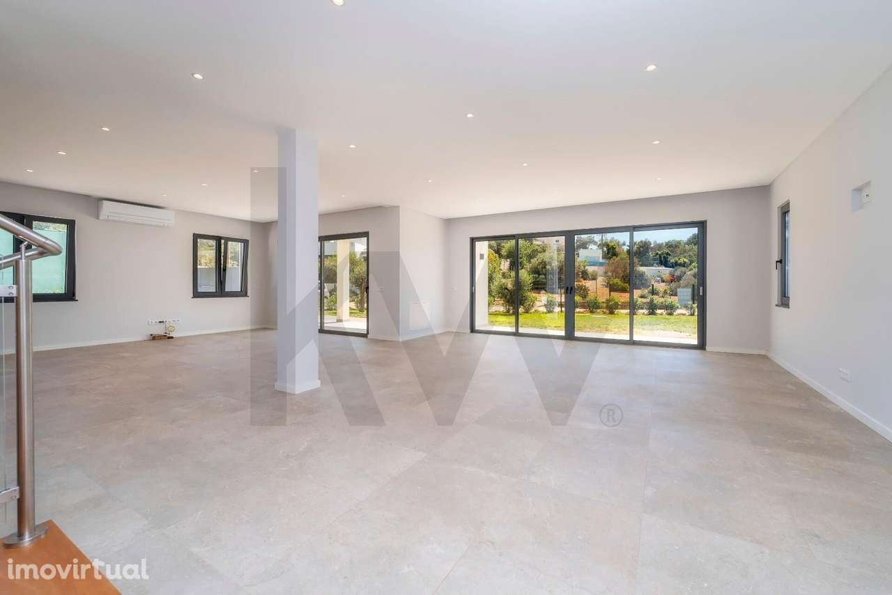 Luxuosa Moradia Contemporânea entre Loulé e Almancil - Grande imagem: 5/60