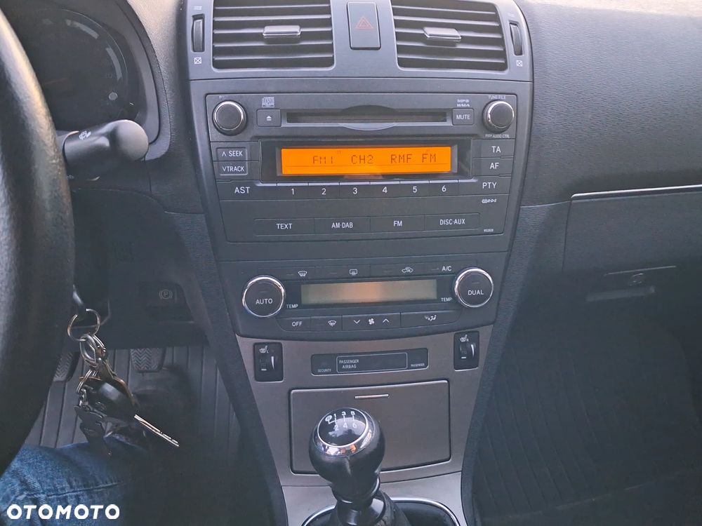 Toyota Avensis 1.8 Executive - 23