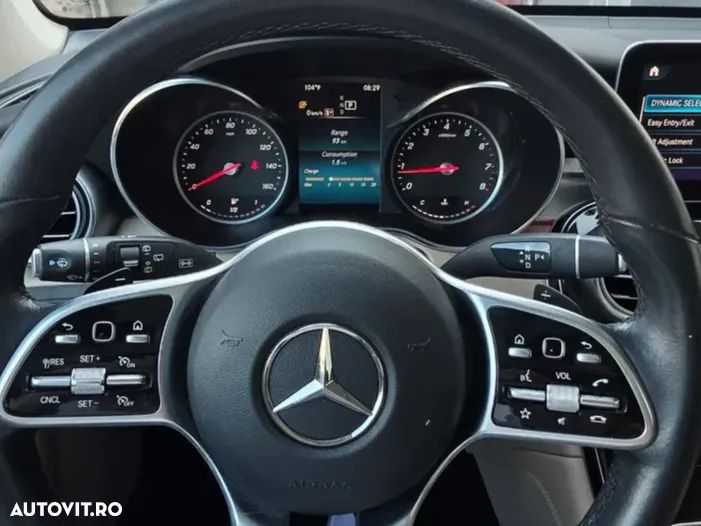 Mercedes-Benz GLC 300 4MATIC 9G-TRONIC AMG Line Plus - 9