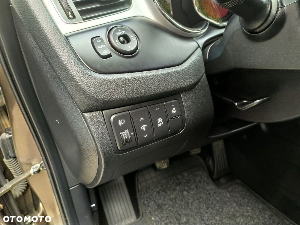 Kia Ceed 1.6 GDI Dream Team Edition - 17