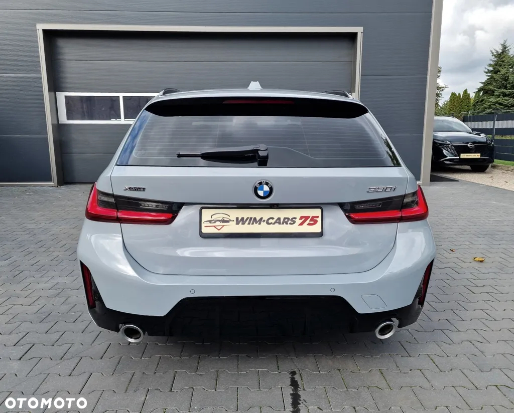 BMW Seria 3 330i xDrive M Sport - 11
