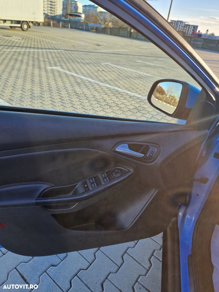 Ford Focus 1.5 TDCi Powershift Titanium - 18