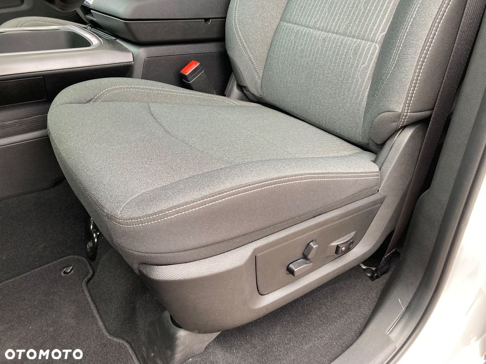 Dodge RAM 1500 5.7 4x4 - 18