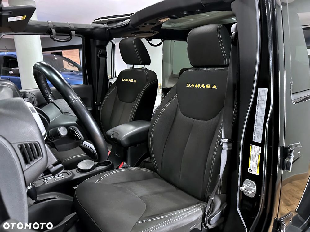 Jeep Wrangler 2.8 CRD Unlim Rubicon - 19