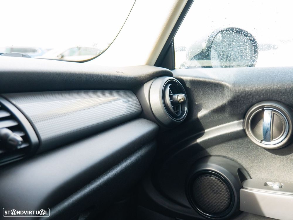 MINI 3 Portas One D - 21