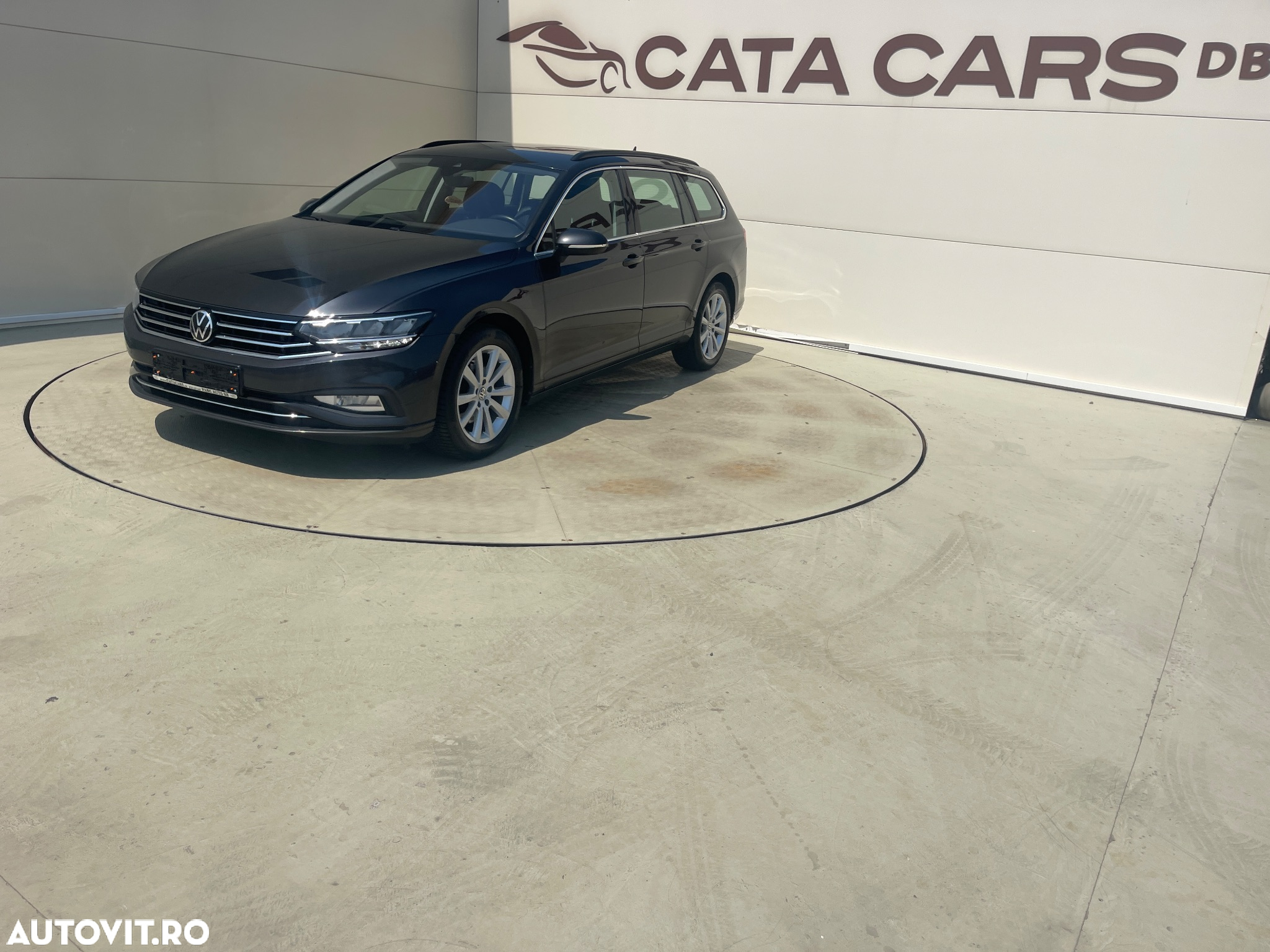 Volkswagen Passat - 4
