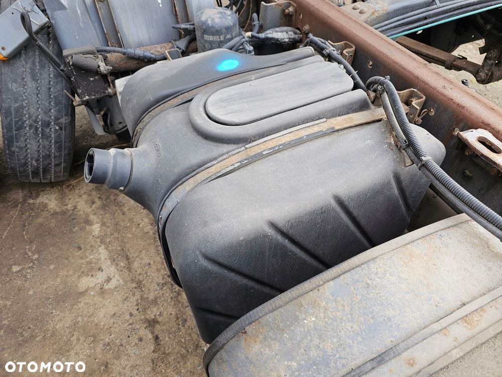ZBIORNIK ZBIORNICZEK PŁYNU ADBLUE PŁYWAK SMOK DAF LF 45 55 - 3