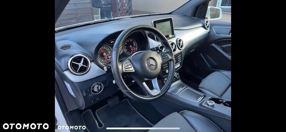 Mercedes-Benz Klasa B 200 7G-DCT Urban - 17