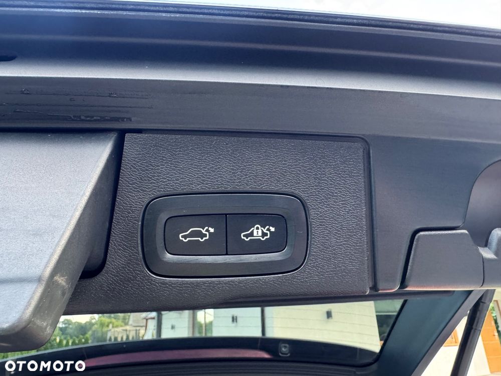 Volvo XC 60 B4 D Plus Bright - 28