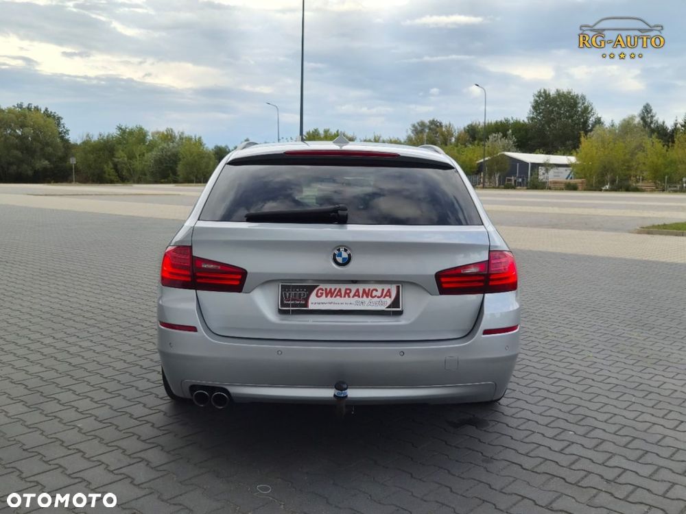 BMW Seria 5 525d xDrive Luxury Line - 9