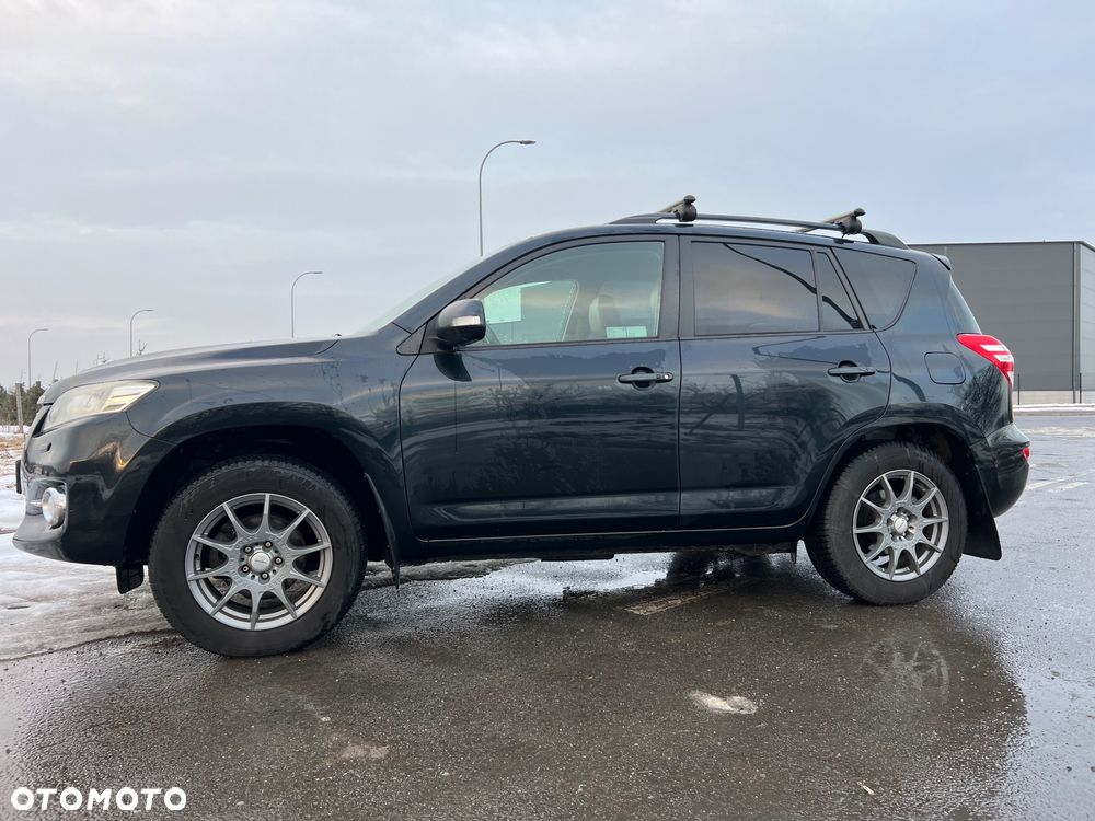 Toyota RAV4 - 6