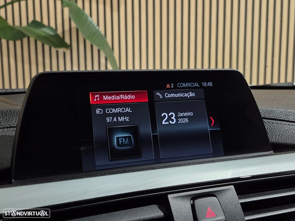 BMW 330 e iPerformance Pack M - 23