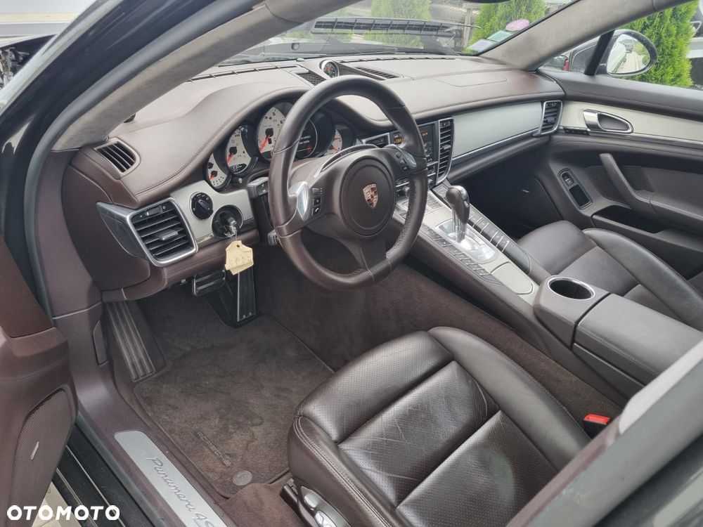 Porsche Panamera 4S - 7