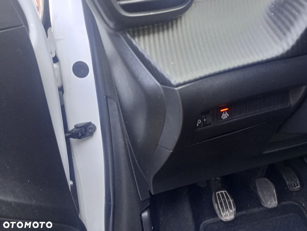 Peugeot 208 BlueHDi 100 Active - 11