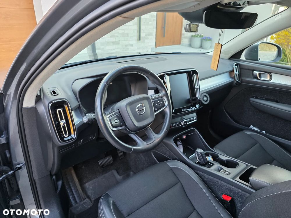 Volvo XC 40 D4 AWD Geartronic Momentum Pro - 10