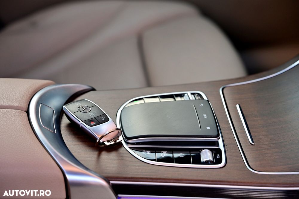 Mercedes-Benz GLC Coupe 300 4MATIC MHEV - 35