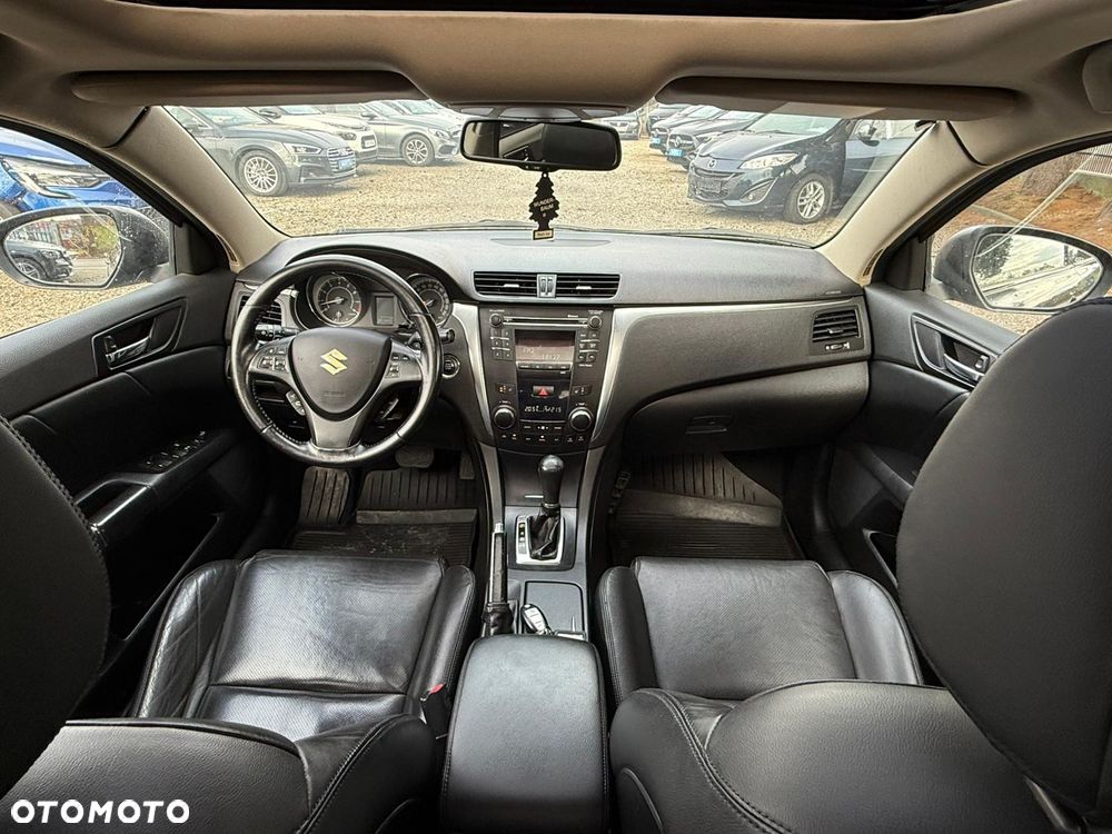 Suzuki Kizashi 2.4 Sport 4WD CVT - 24