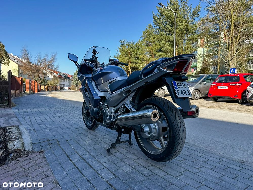 Yamaha FJR - 8