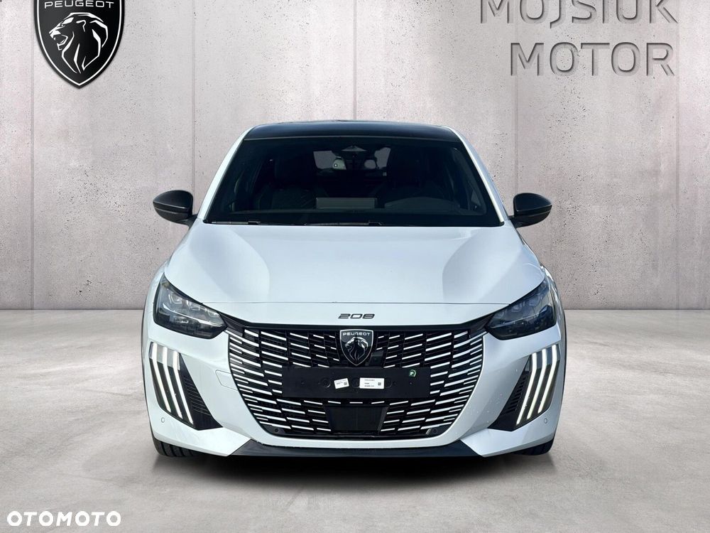 Peugeot 208 - 8