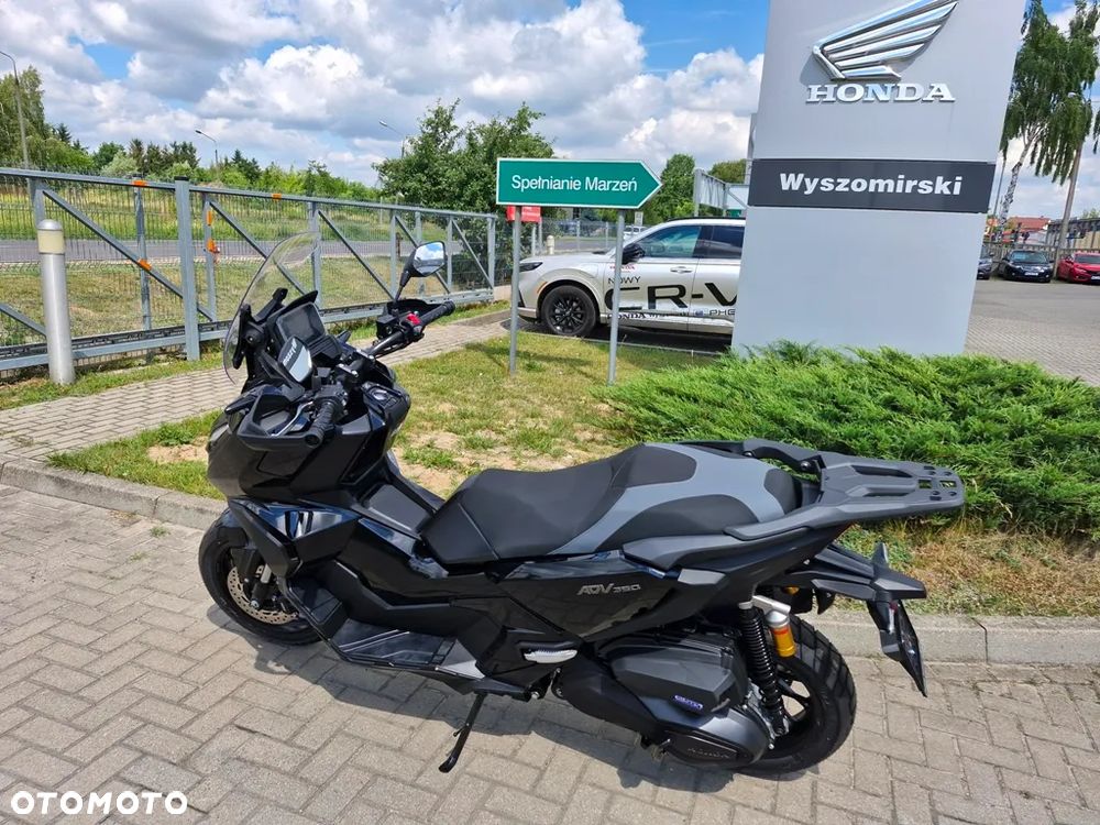 Honda ADV350 - 8