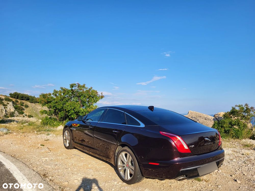 Jaguar XJ 3.0 T LWB Portfolio - 8