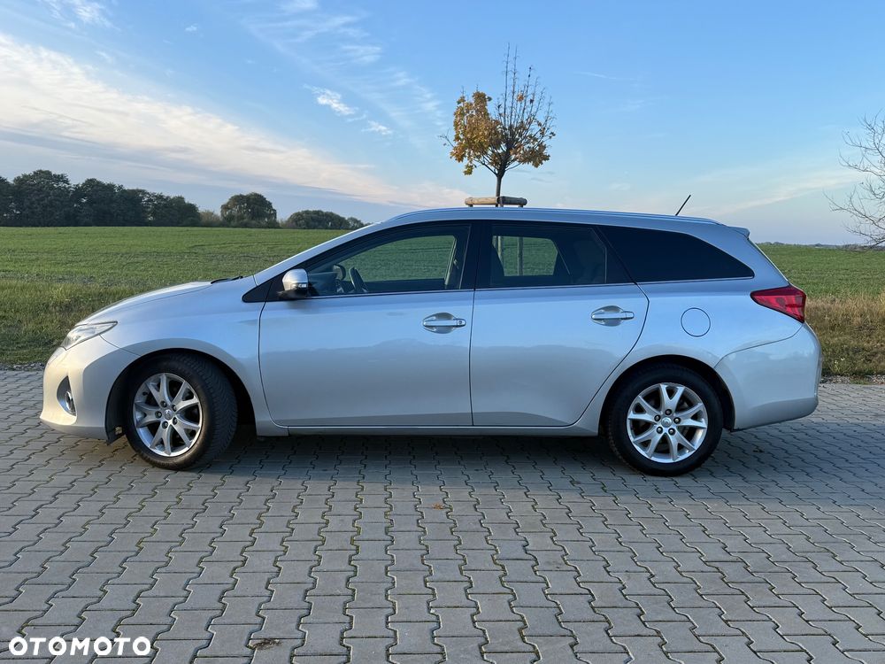 Toyota Auris 1.4 D-4D Premium - 6