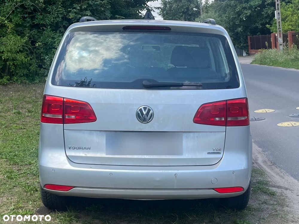 Volkswagen Touran 2011 photo 5
