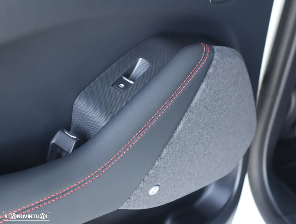 Ford Mustang Mach-E AWD PREMIUM - 24