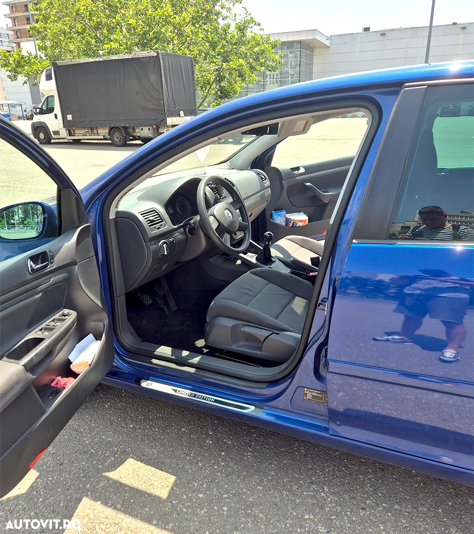 Volkswagen Golf - 2