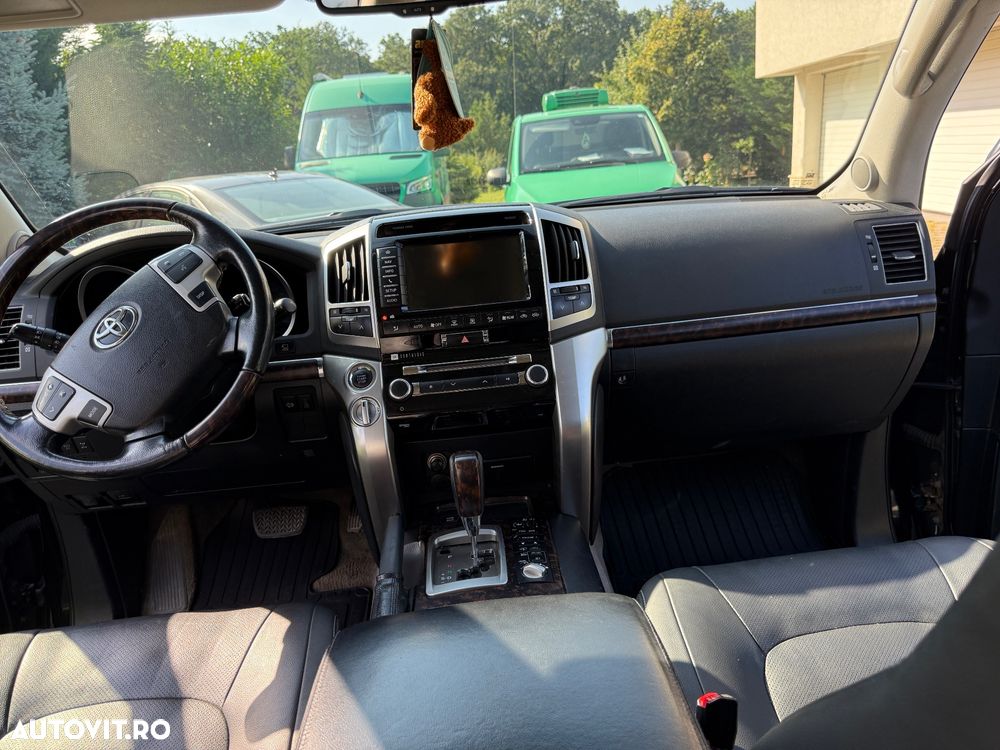 Toyota Land Cruiser 250 - 13