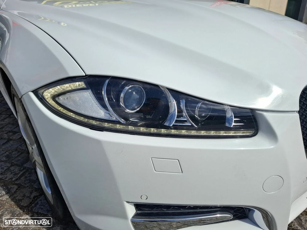 Jaguar XF Sportbrake 2.2 D R-Sport - 24
