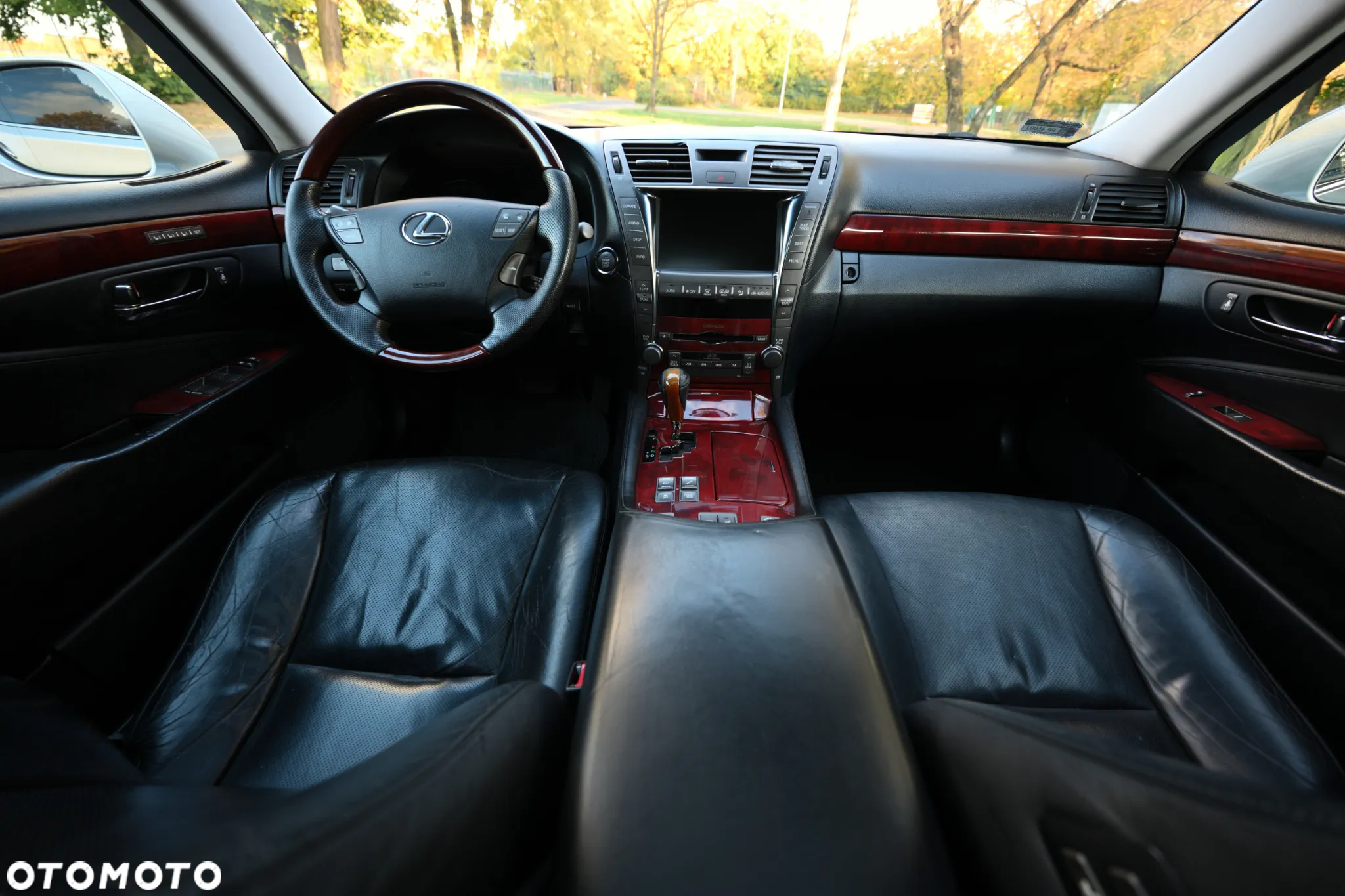 Lexus LS 460 Dynamic Line + Impression Line - 36