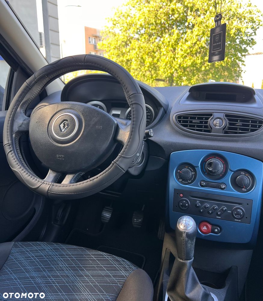 Renault Clio - 9