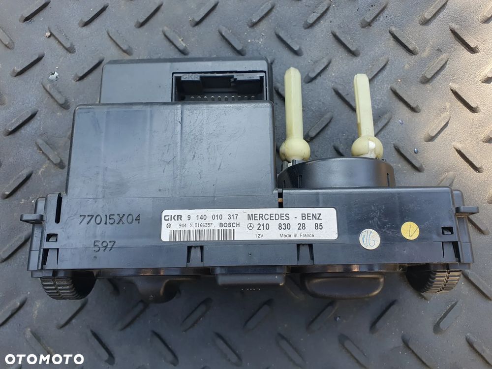 MERCEDES E W210 PANEL STEROWANIA KLIMATYZACJI NAWIEWU 2108302885 - 2