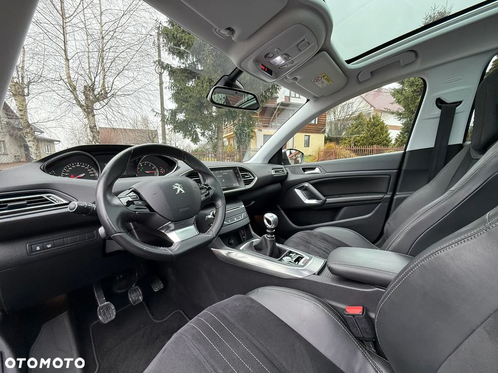 Peugeot 308 PureTech 130 Stop & Start Allure - 17