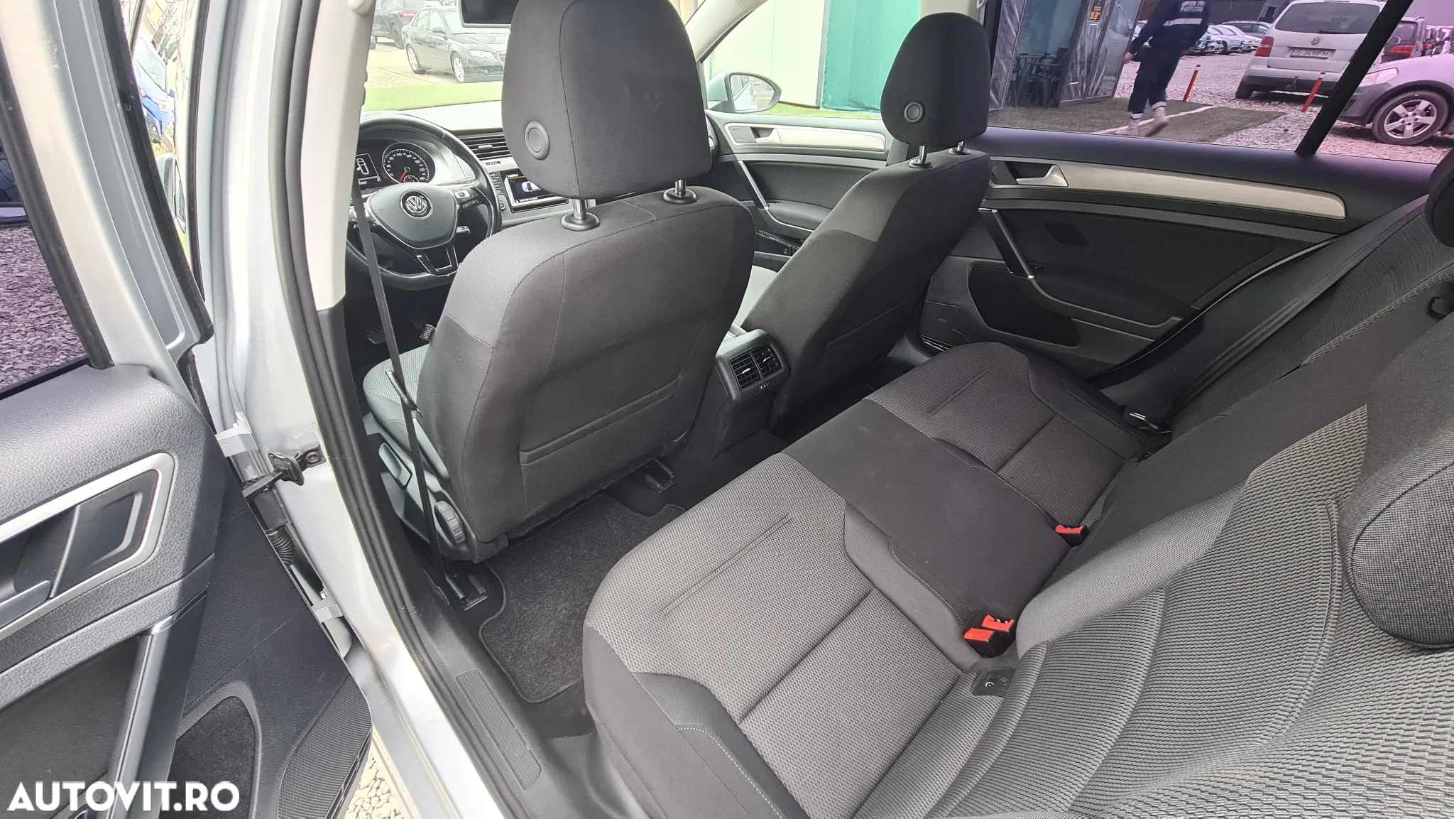 Volkswagen Golf 1.6 TDI BlueMotion Technology Comfortline - 5