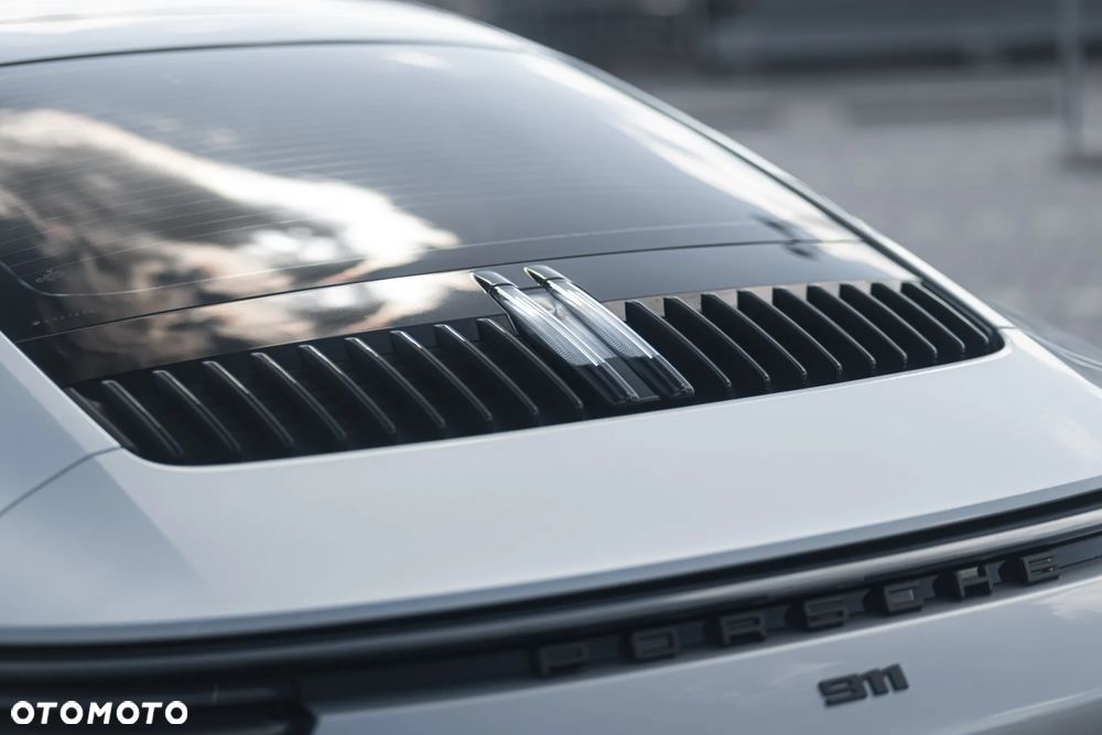 Porsche 911 Carrera S - 18