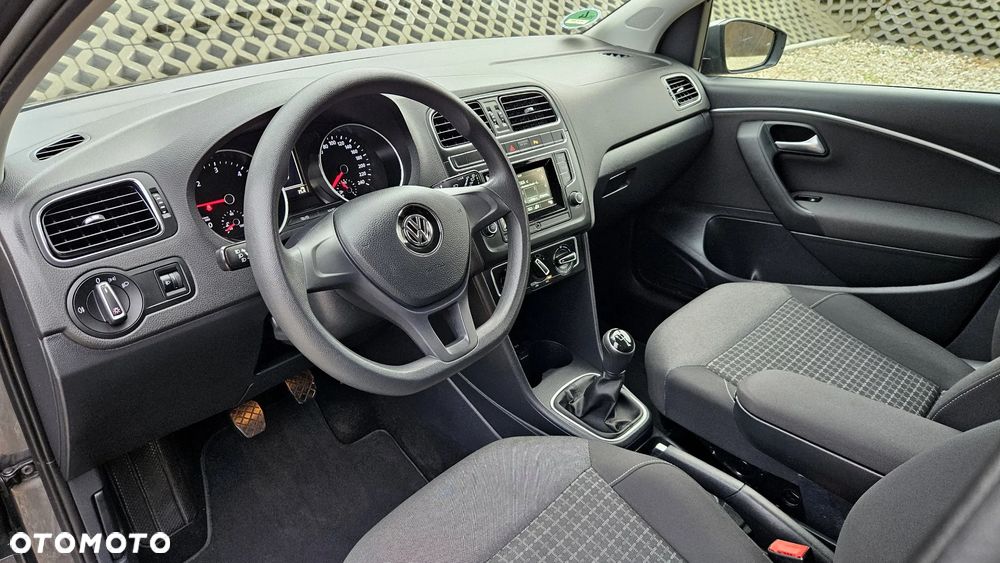 Volkswagen Polo 1.4 TDI (Blue Motion Technology) Comfortline - 31