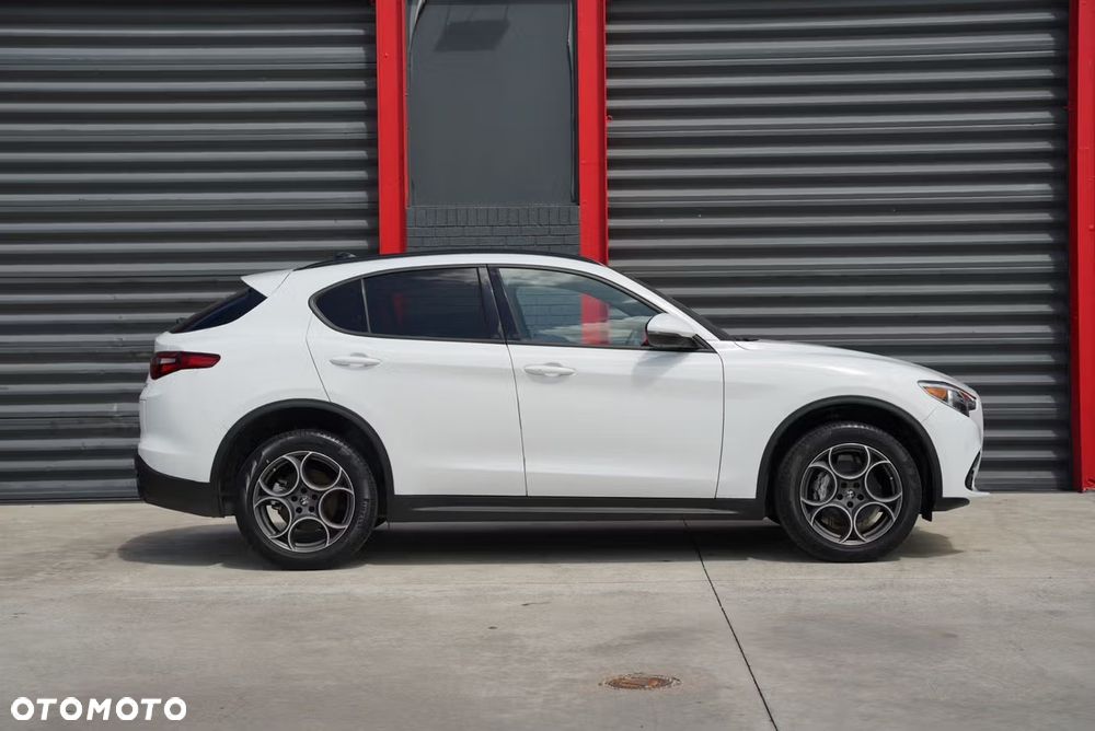 Alfa Romeo Stelvio - 6