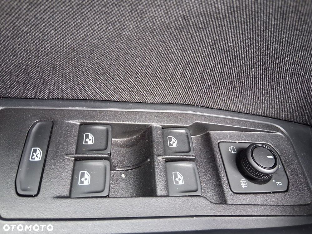 Volkswagen T-Roc 1.5 TSI Special Edition - 23