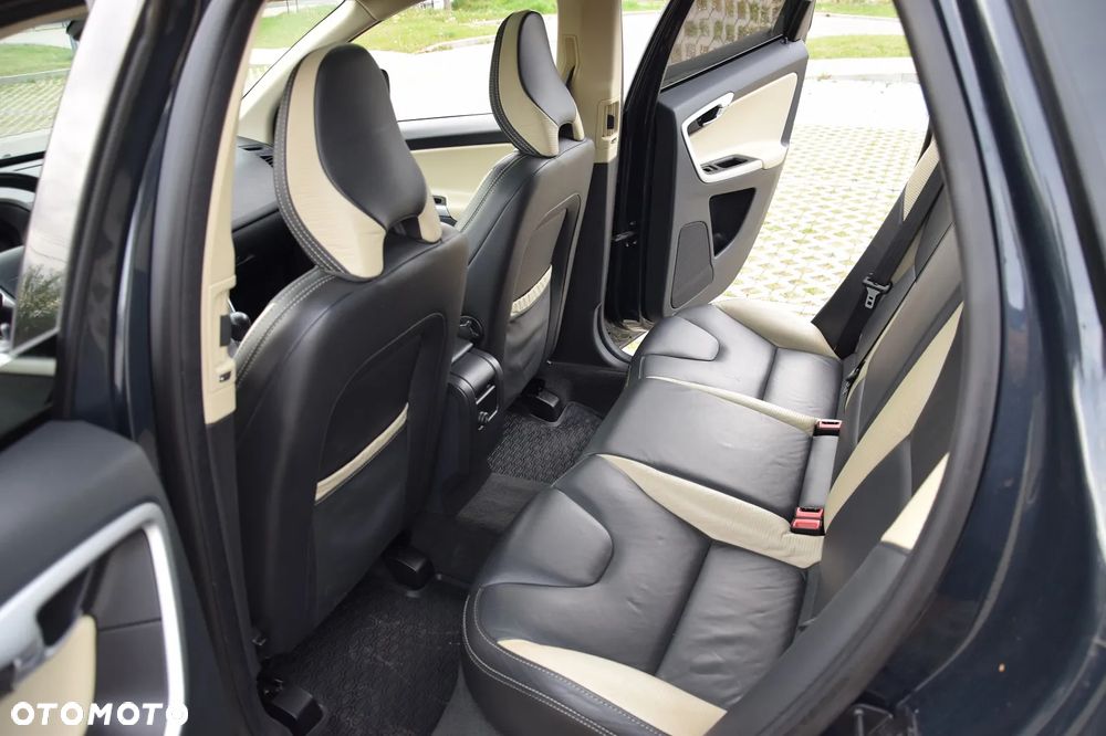Volvo XC 60 D5 AWD RDesign - 21