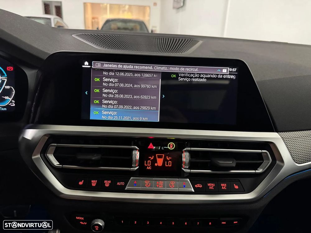 BMW 330 e Touring Pack M Auto - 26
