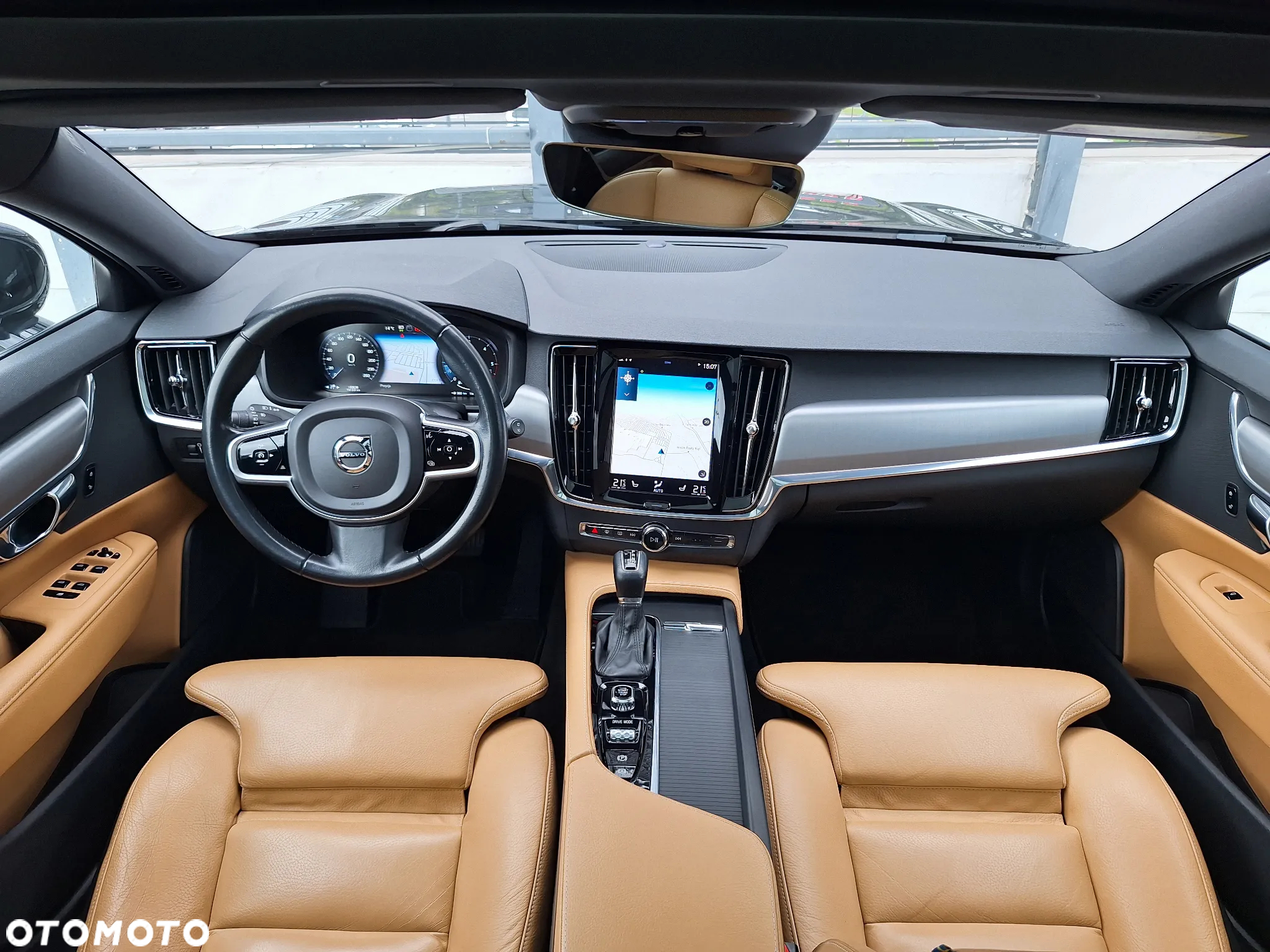 Volvo V90 D4 Momentum Pro - 40