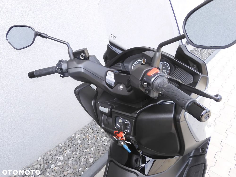 Suzuki Burgman - 13