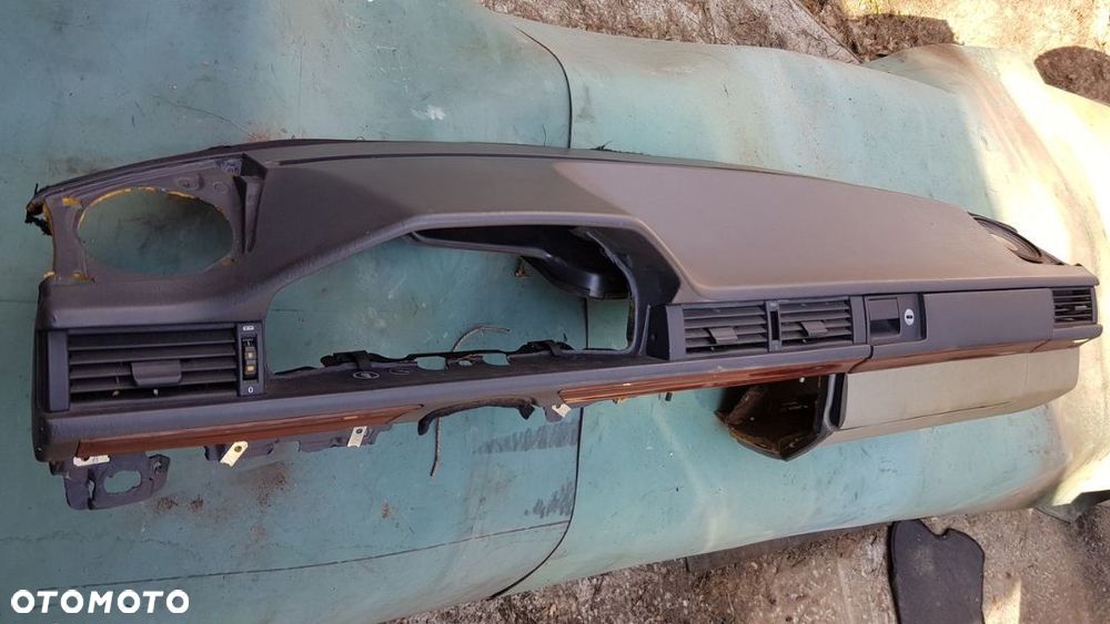 DESKA ROZDZIELCZA MERCEDES W124 EUROPA SCHOWEK CZARNA - 1