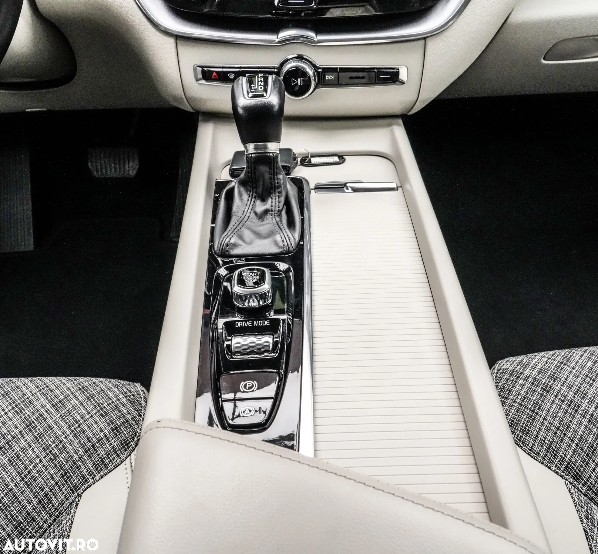 Volvo XC 60 D4 Momentum Pro - 20