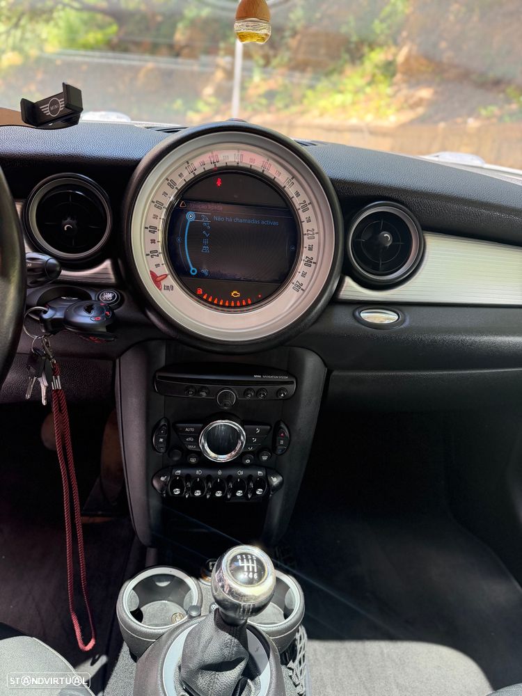 MINI 3 Portas Cooper D - 10