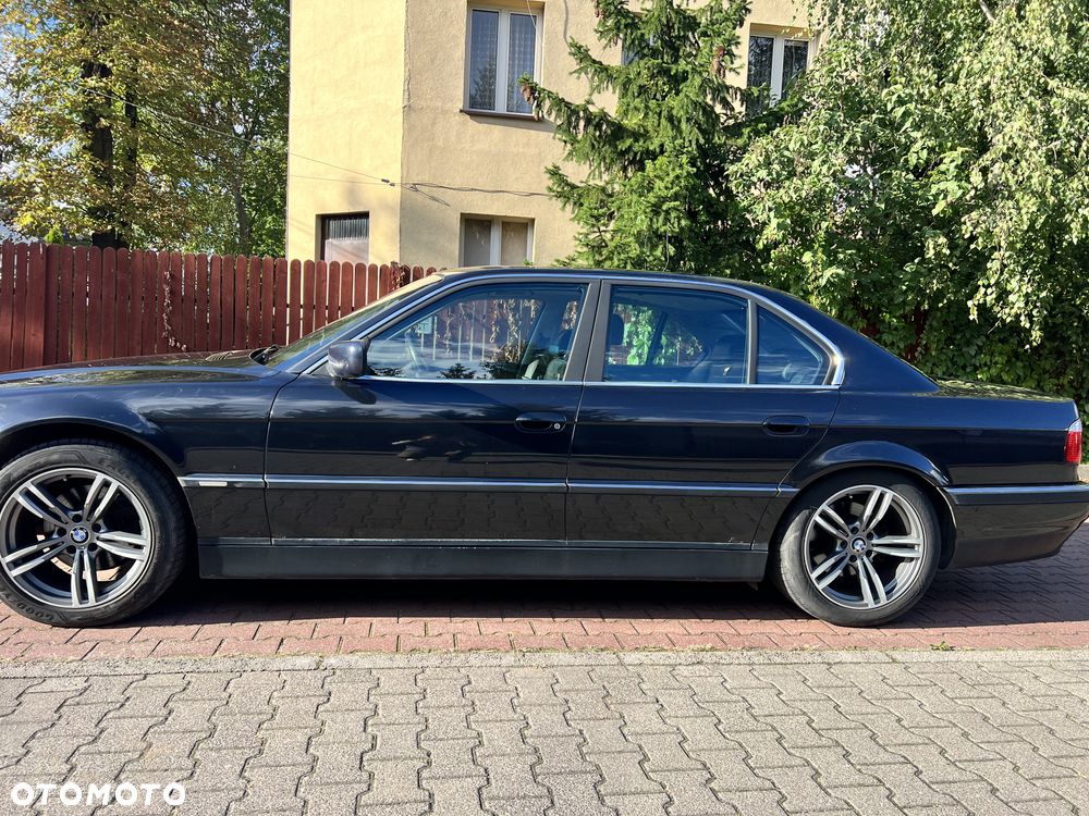 BMW Seria 7 740i - 3