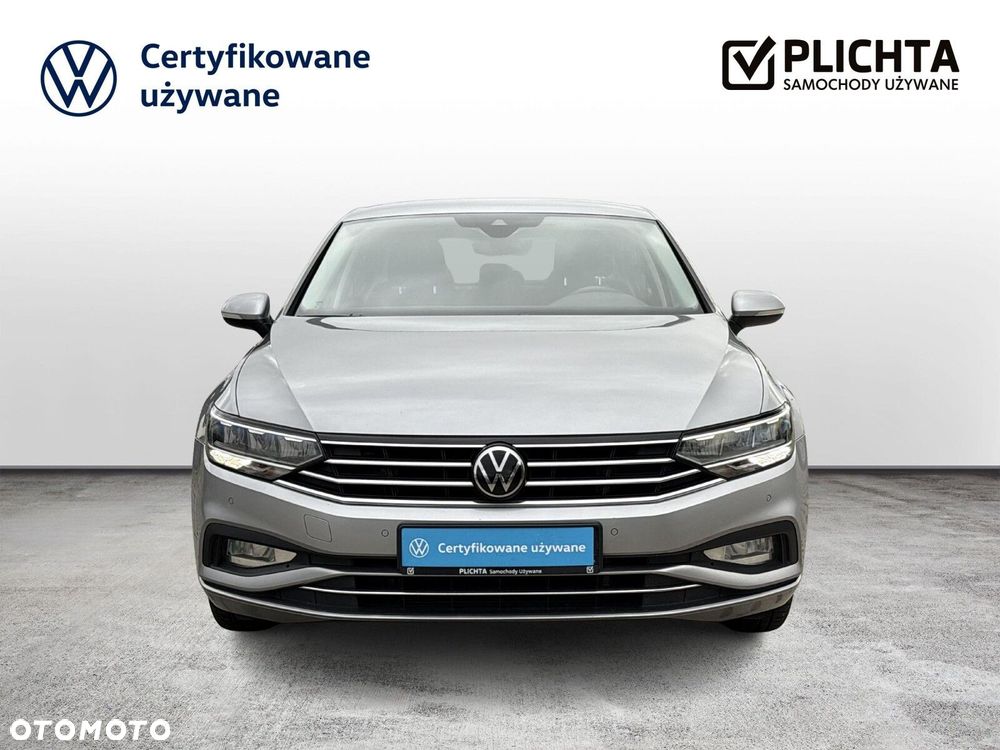 Volkswagen Passat - 8